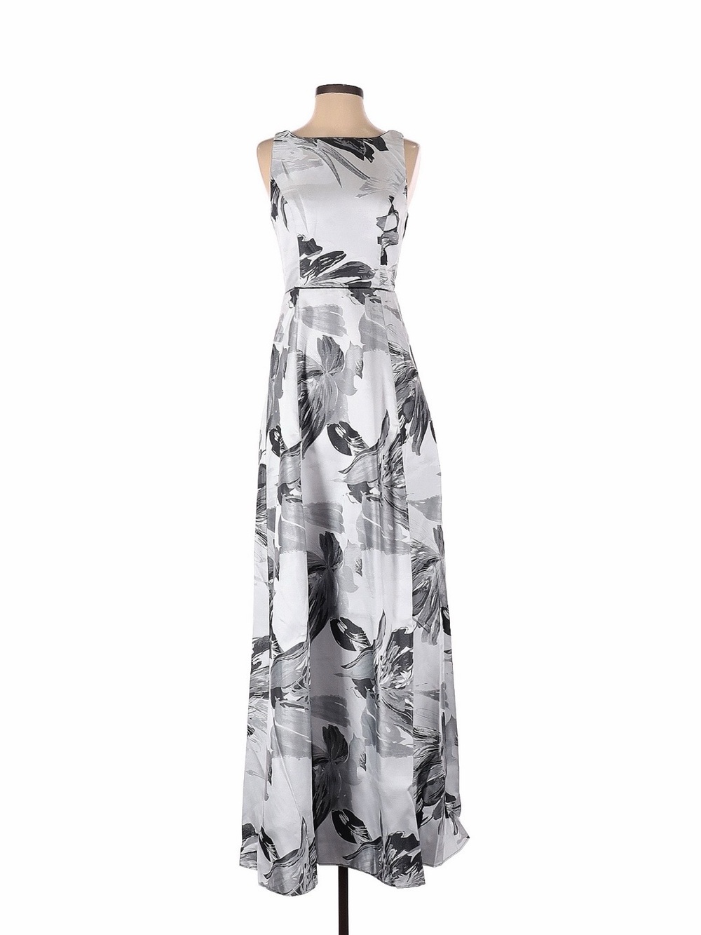 Elegant Black and White Floral Maxi Dress